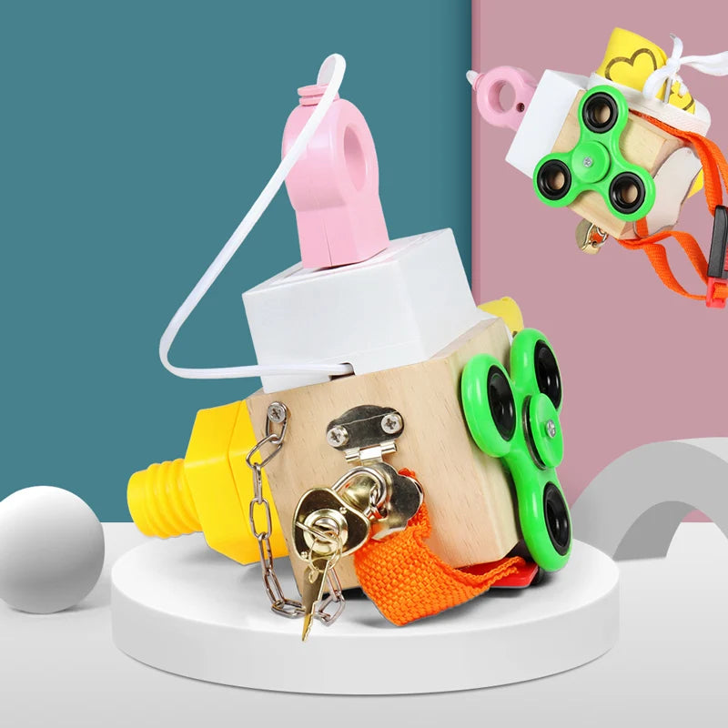 Cube d'Activité Montessori — Préhension, Cadenas & Éveil Bébé